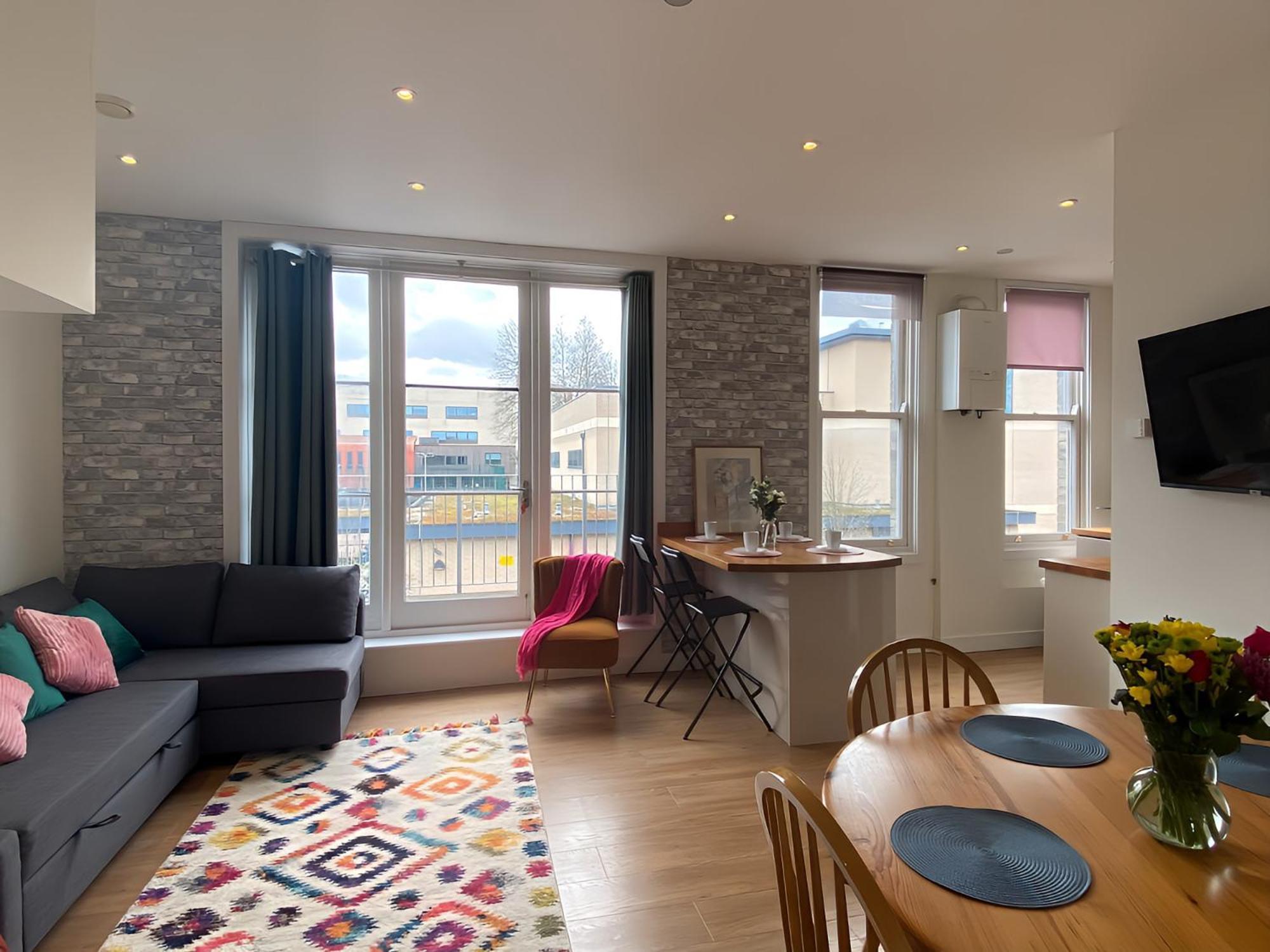 Cambridge Stays Diamond 2Br Apartment-Central-Parking-Walk To City & Train Station מראה חיצוני תמונה
